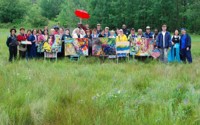 Highlight for Album: New Canadians Arts Coalition and Club Casa de los Abuelos - mural painting on Perth, Ontario - June 2010